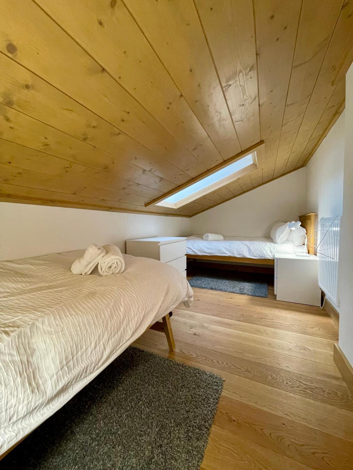 Modern 3 Bed Penthouse Apartment, Balcony & Garage, Close To Village & Ski Bus 사모엥 외부 사진