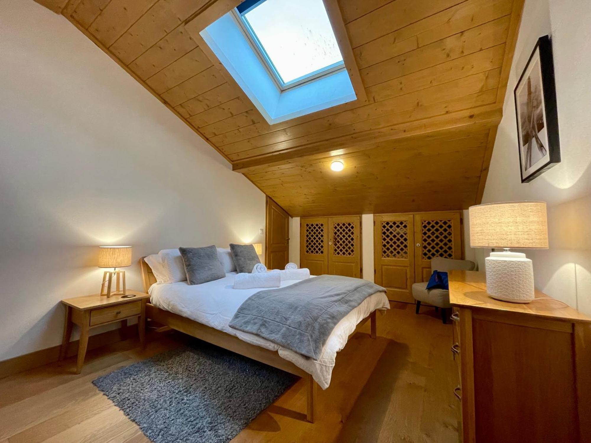 Modern 3 Bed Penthouse Apartment, Balcony & Garage, Close To Village & Ski Bus 사모엥 외부 사진